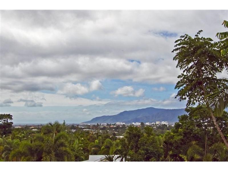 5/62 Digger Street, Cairns North QLD 4870
