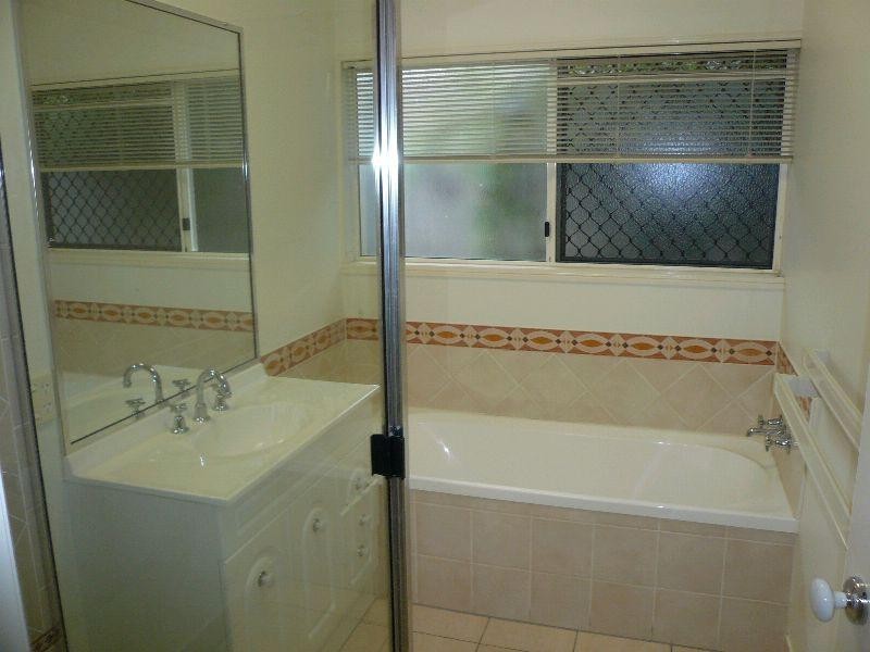 3 Colonial Close, Redlynch QLD 4870