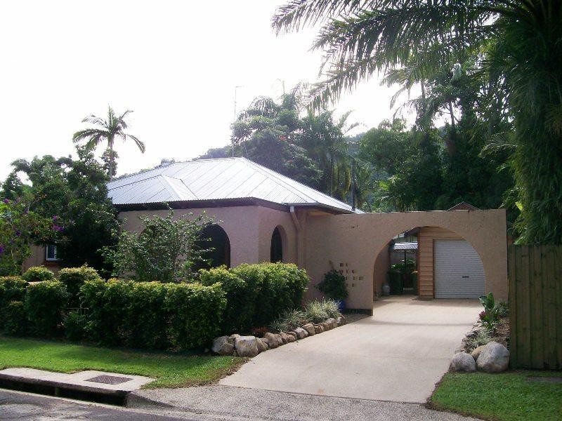 200 Woodward Street, Whitfield QLD 4870