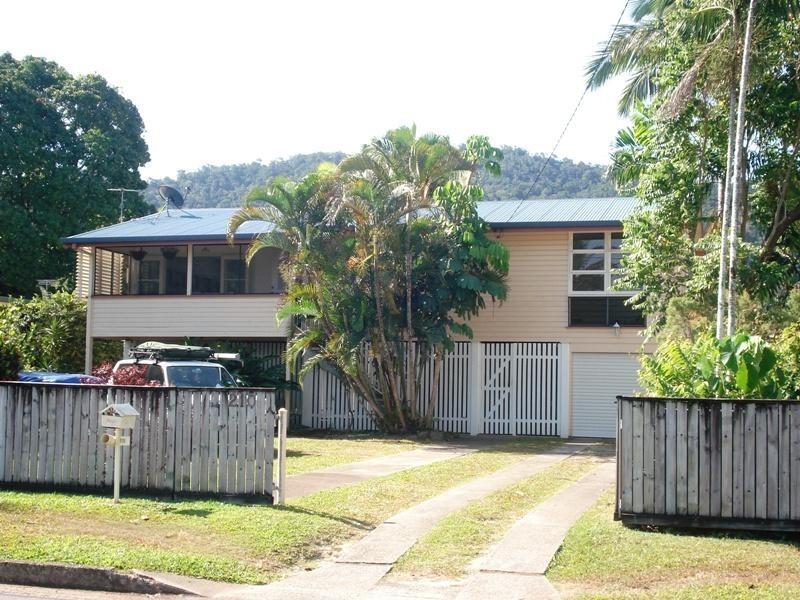 210 Greenslopes Street, Edge Hill QLD 4870