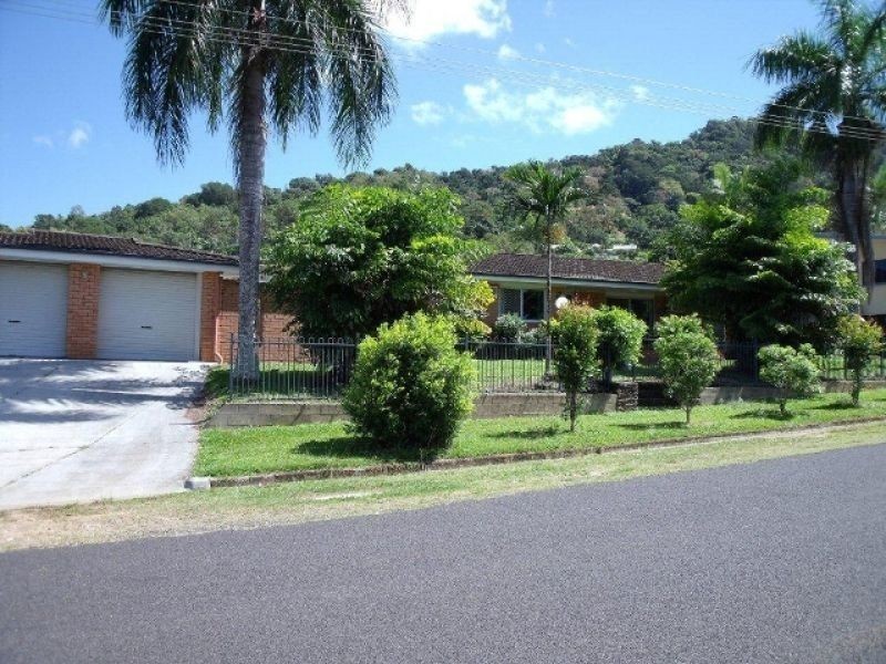 3 Gloucester St, Whitfield QLD 4870