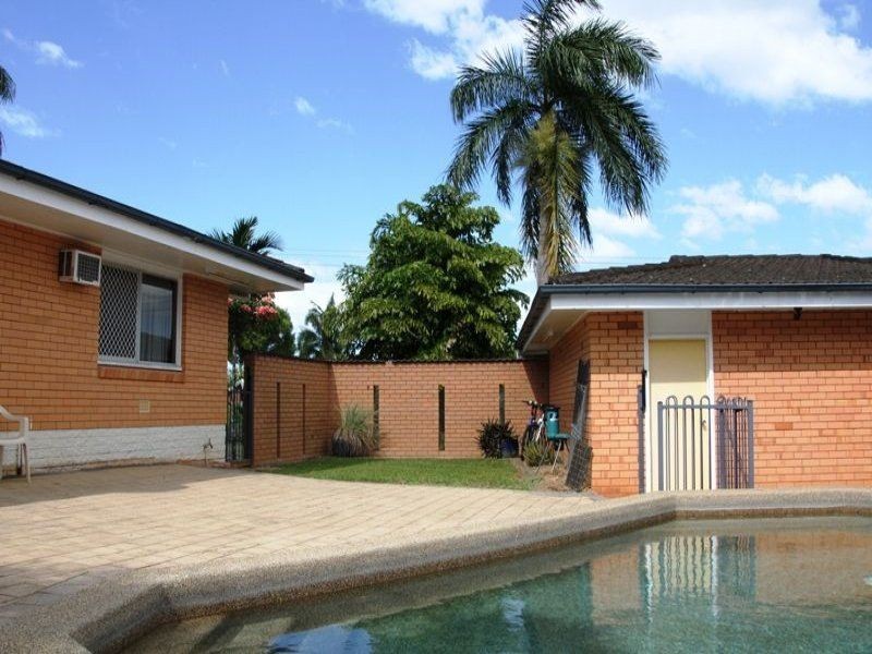 3 Gloucester St, Whitfield QLD 4870