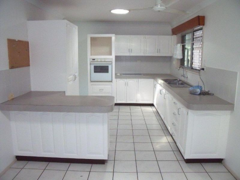 3 Gloucester St, Whitfield QLD 4870