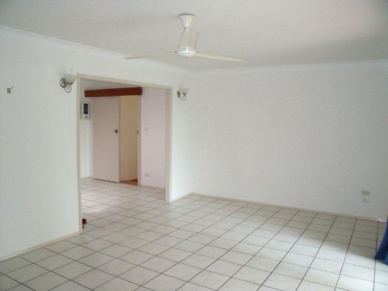 3 Gloucester St, Whitfield QLD 4870
