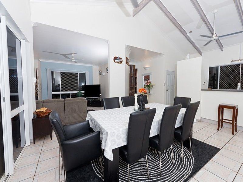 7 Cassandra Close, Mooroobool QLD 4870