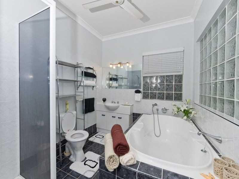 7 Cassandra Close, Mooroobool QLD 4870