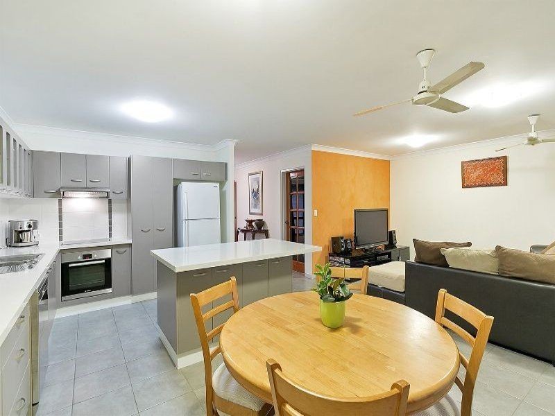 2 Goldberg Close, White Rock QLD 4868