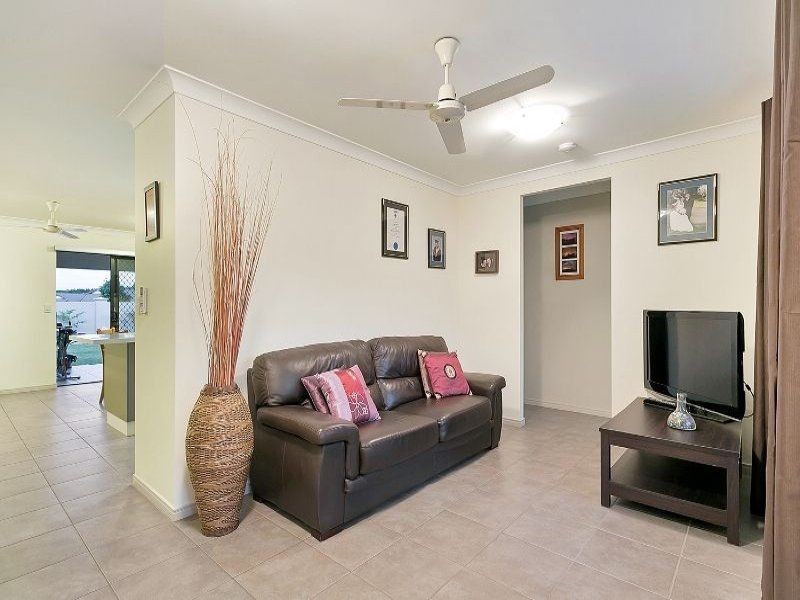 2 Goldberg Close, White Rock QLD 4868