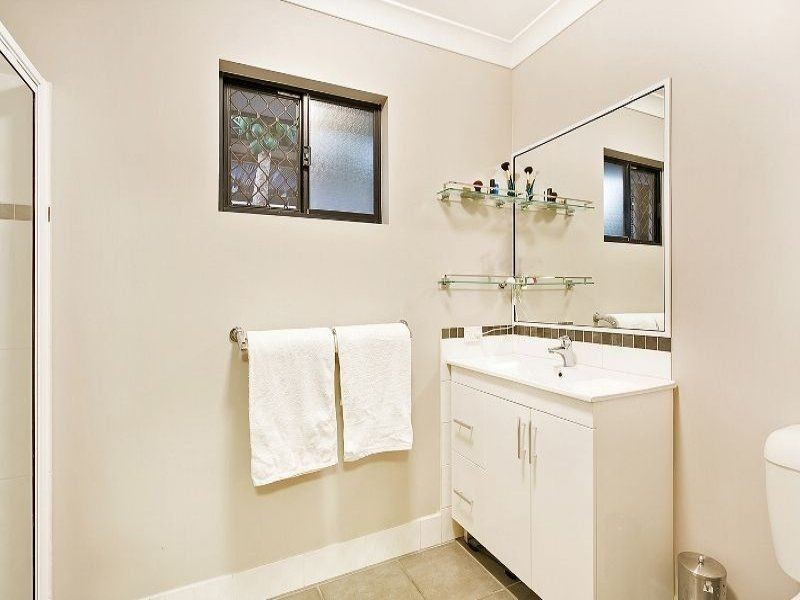 2 Goldberg Close, White Rock QLD 4868