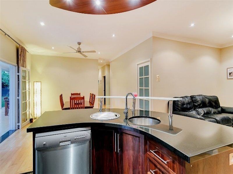 27 Southerden Drive, Mooroobool QLD 4870