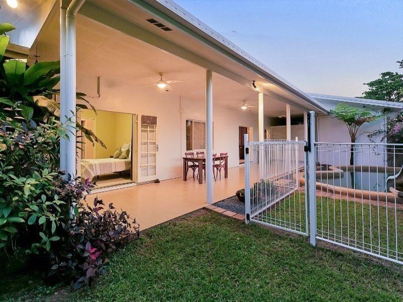 27 Southerden Drive, Mooroobool QLD 4870