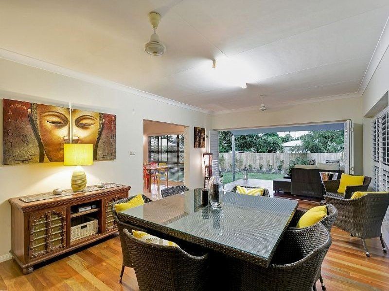 6 Watkins Close, Mooroobool QLD 4870