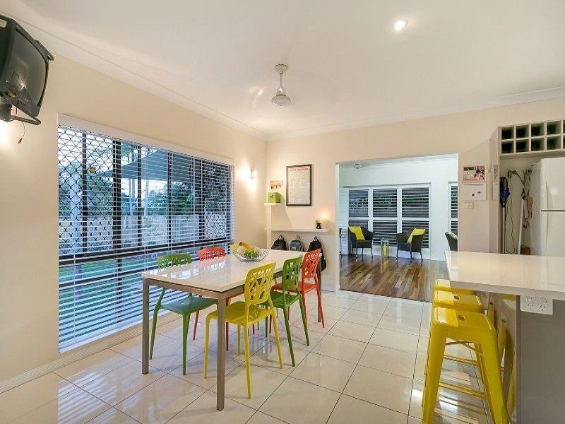 6 Watkins Close, Mooroobool QLD 4870