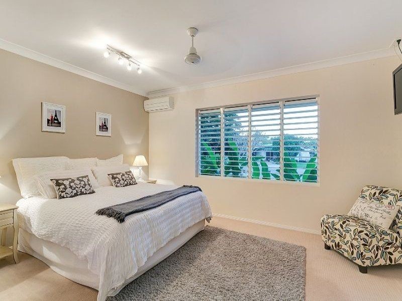 6 Watkins Close, Mooroobool QLD 4870