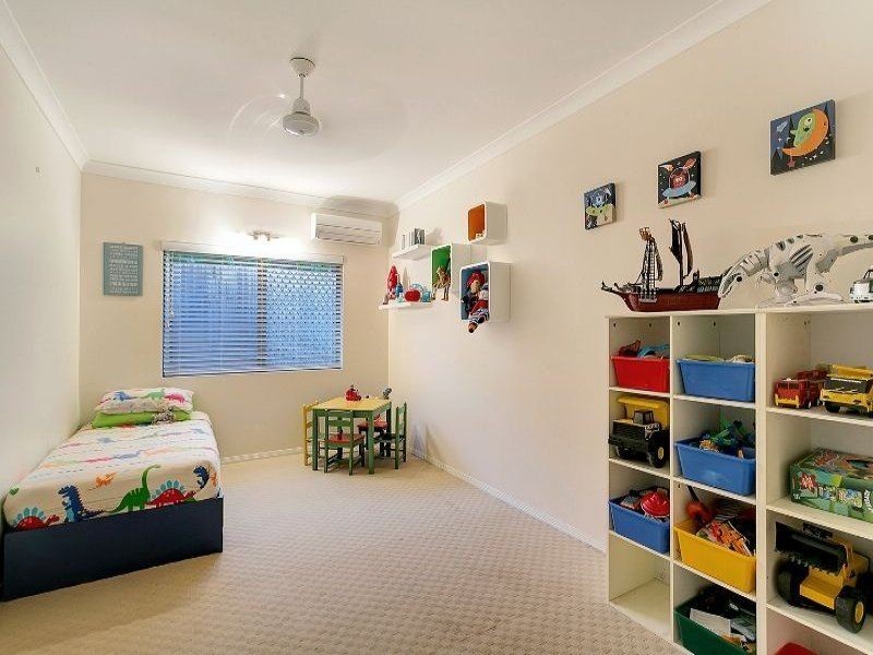 6 Watkins Close, Mooroobool QLD 4870