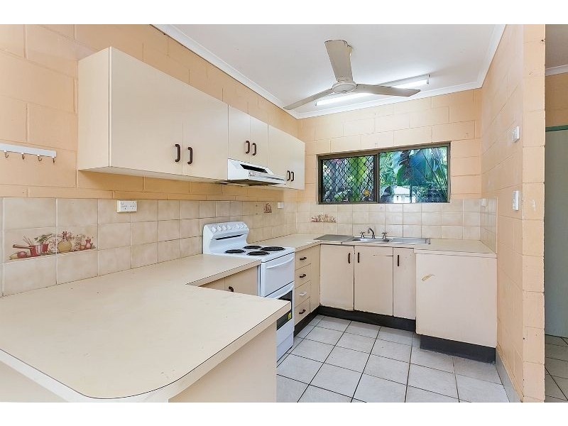 2/50 Koch Street, Mooroobool QLD 4870