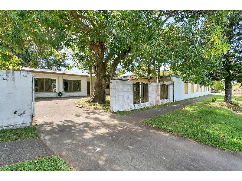 2/50 Koch Street, Mooroobool QLD 4870