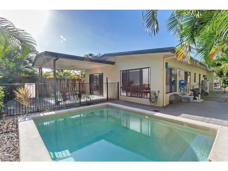 16 Howie Close, Kewarra Beach QLD 4879