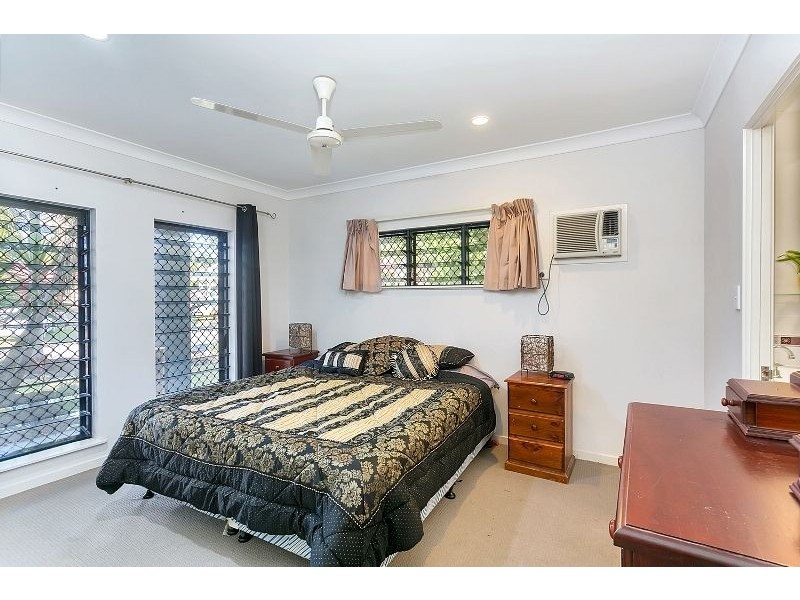 16 Howie Close, Kewarra Beach QLD 4879