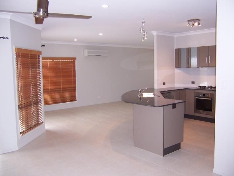 7 Byron Terrace, Redlynch QLD 4870