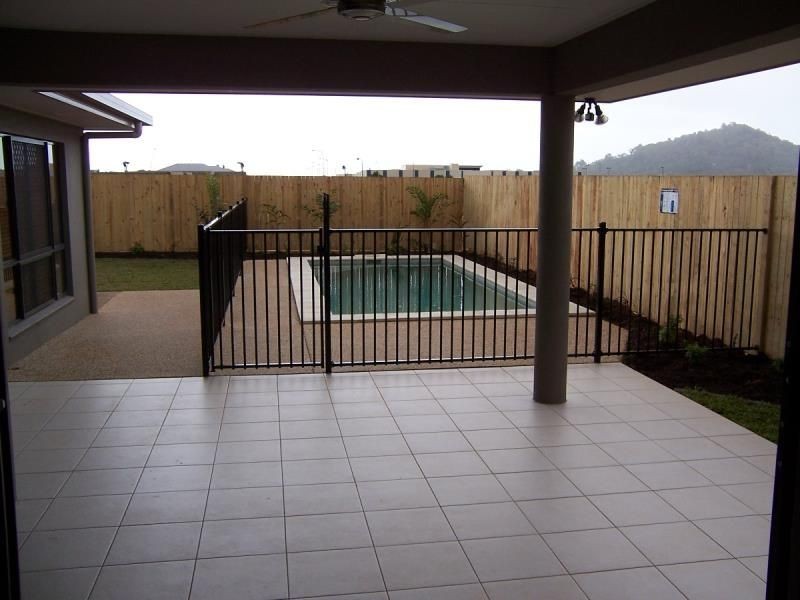 7 Byron Terrace, Redlynch QLD 4870