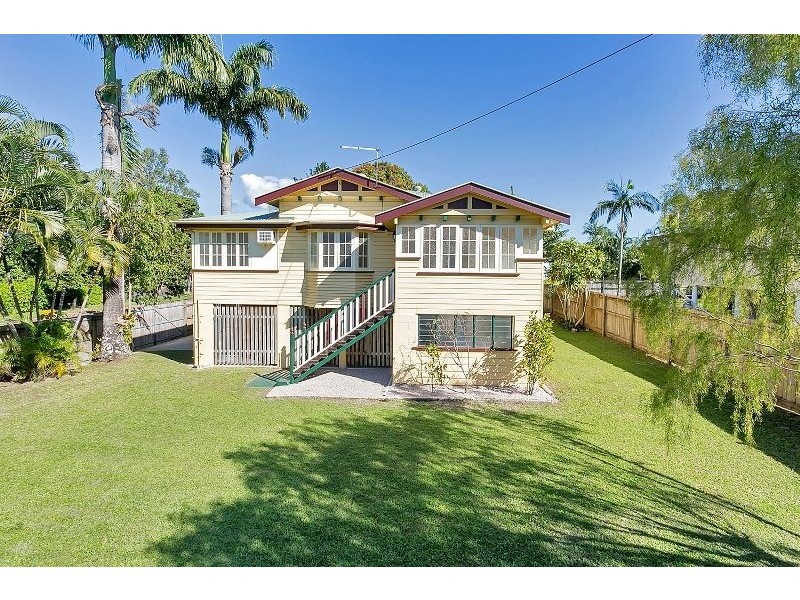 281 Pease Street, Edge Hill QLD 4870