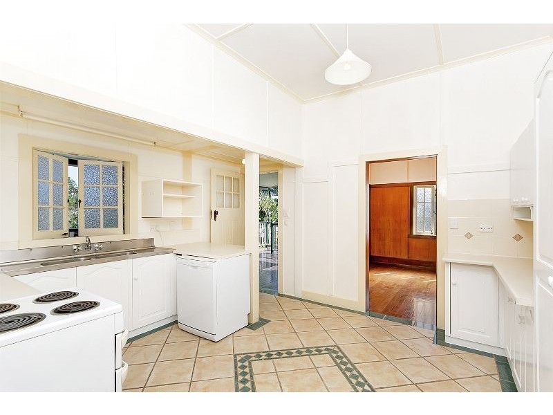 281 Pease Street, Edge Hill QLD 4870