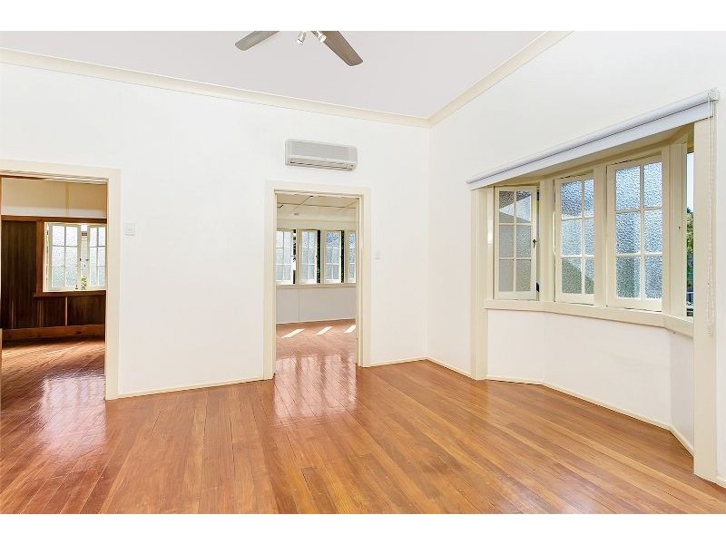 281 Pease Street, Edge Hill QLD 4870