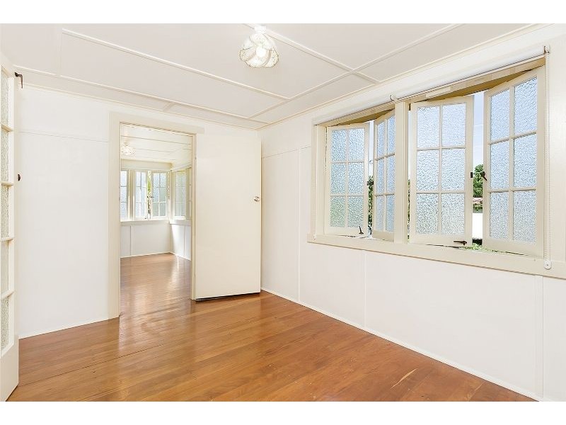 281 Pease Street, Edge Hill QLD 4870