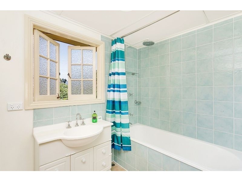 281 Pease Street, Edge Hill QLD 4870