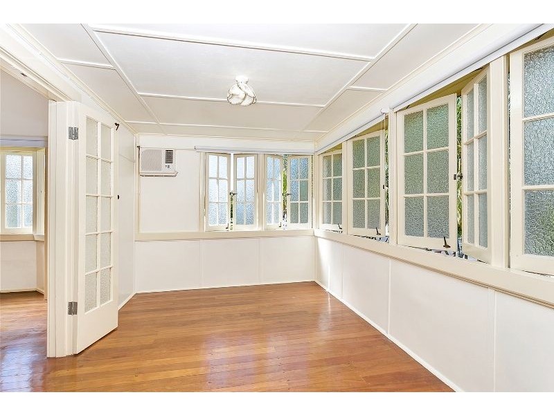 281 Pease Street, Edge Hill QLD 4870