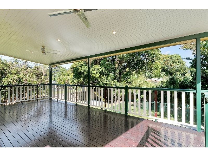 281 Pease Street, Edge Hill QLD 4870