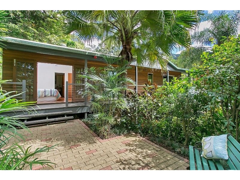 2 Jagera Close, Kamerunga QLD 4870