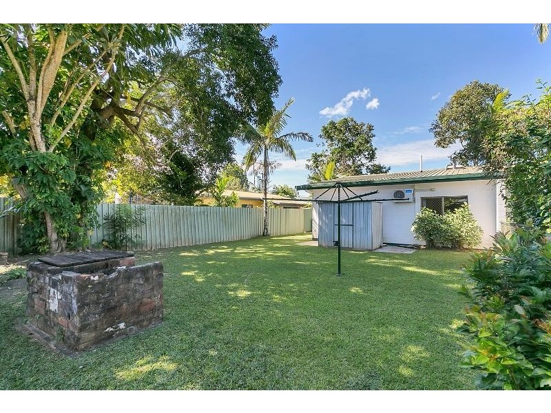 2/253 Pease St, Edge Hill QLD 4870