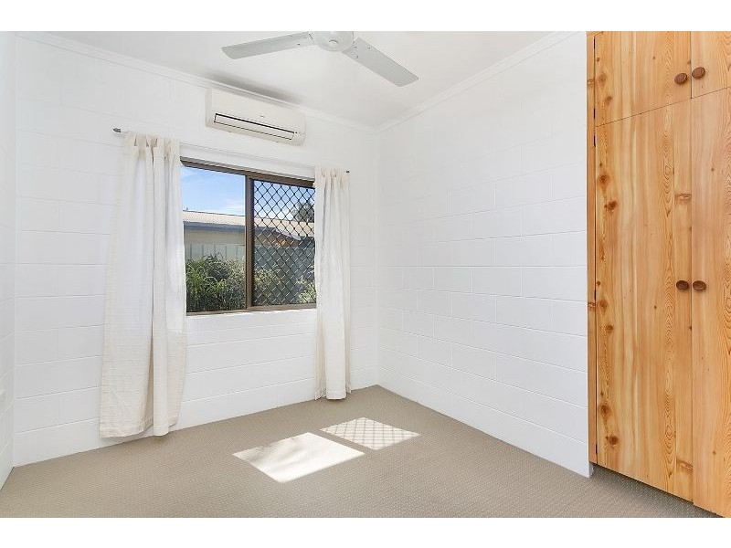 2/253 Pease St, Edge Hill QLD 4870