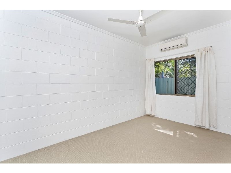 2/253 Pease St, Edge Hill QLD 4870