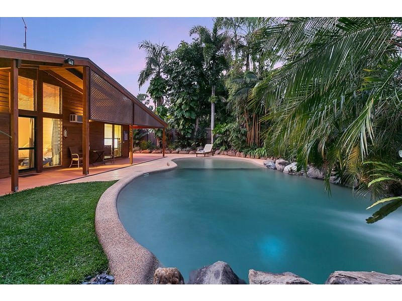 52 Yule Ave, Clifton Beach QLD 4879