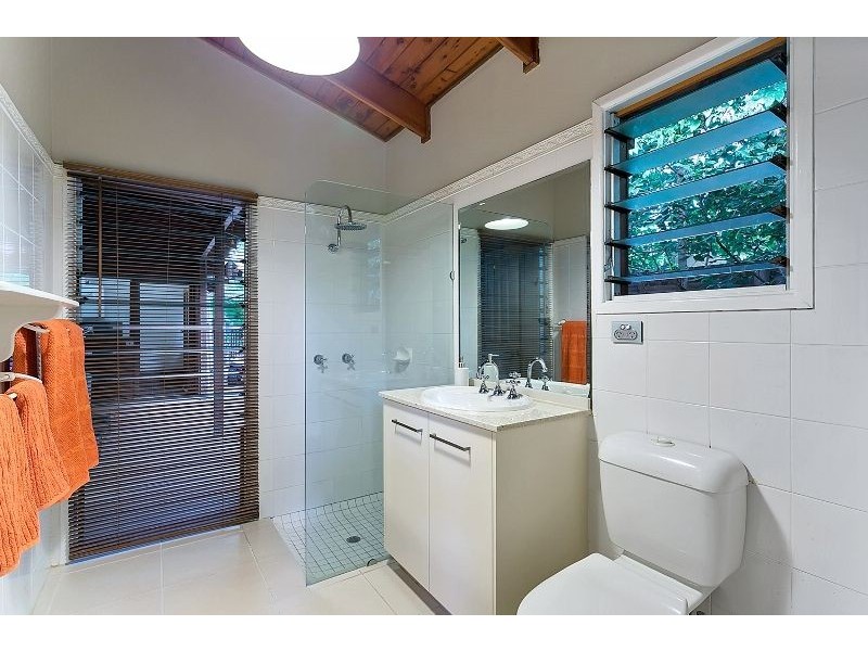 52 Yule Ave, Clifton Beach QLD 4879