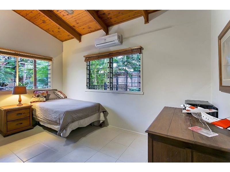 52 Yule Ave, Clifton Beach QLD 4879