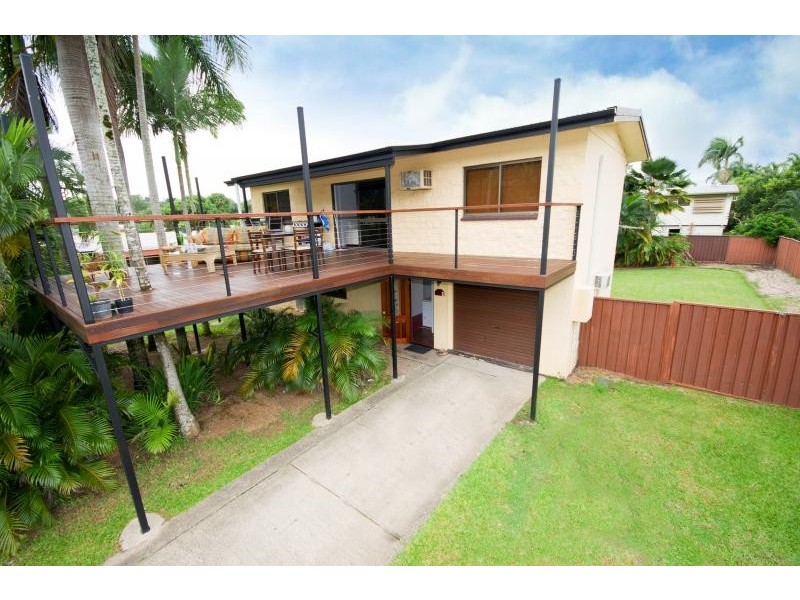 18 Pepperina Street, Mooroobool QLD 4870
