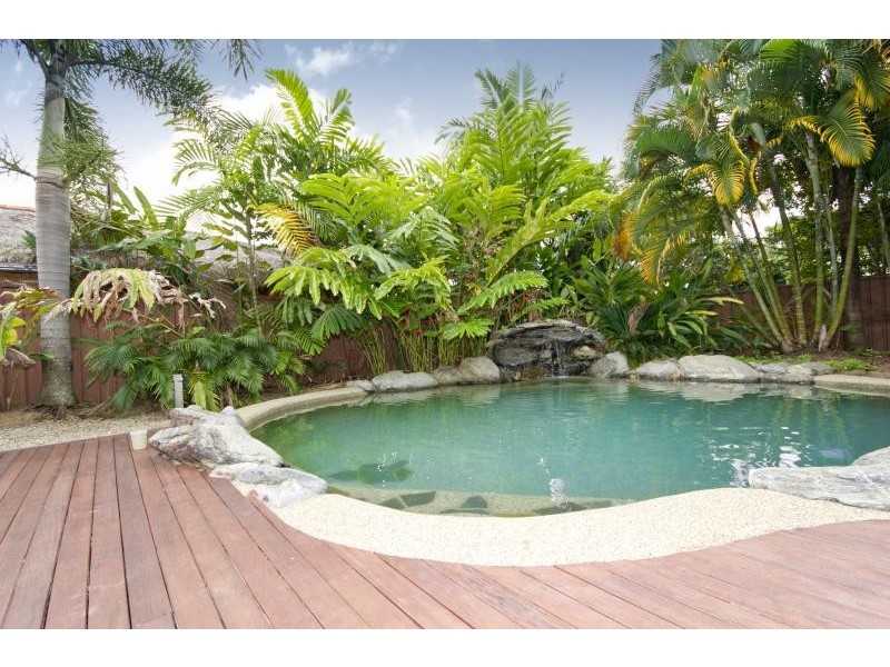 18 Pepperina Street, Mooroobool QLD 4870