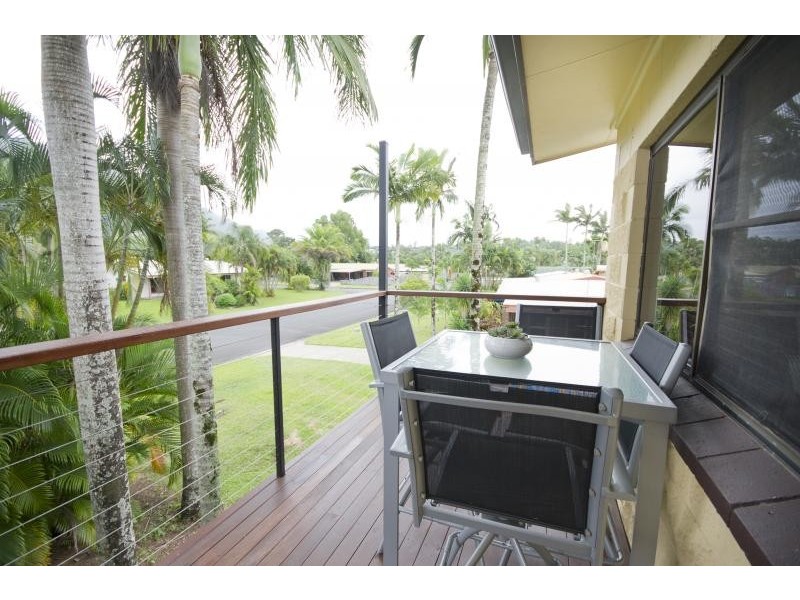 18 Pepperina Street, Mooroobool QLD 4870