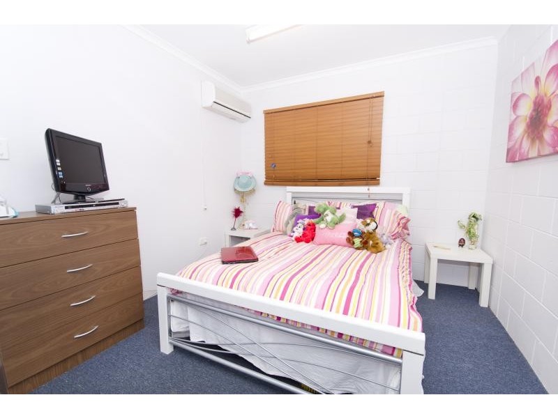 18 Pepperina Street, Mooroobool QLD 4870
