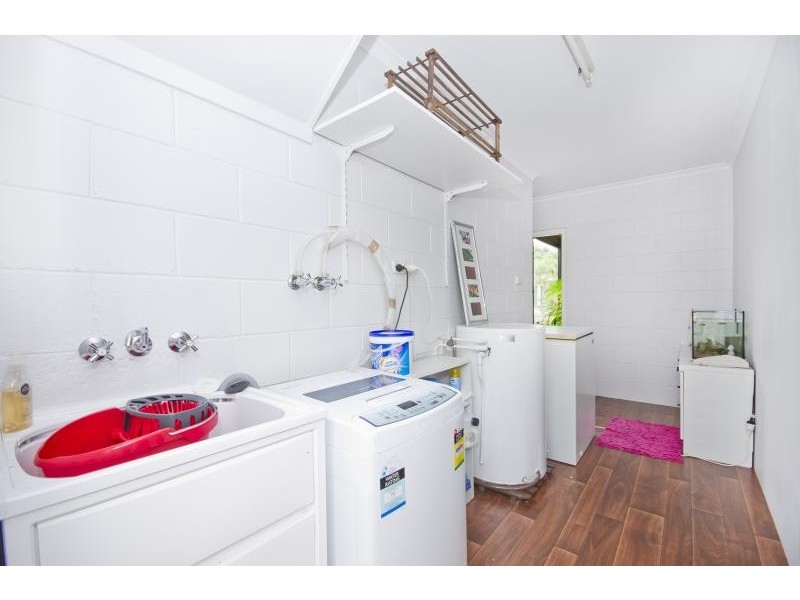 18 Pepperina Street, Mooroobool QLD 4870