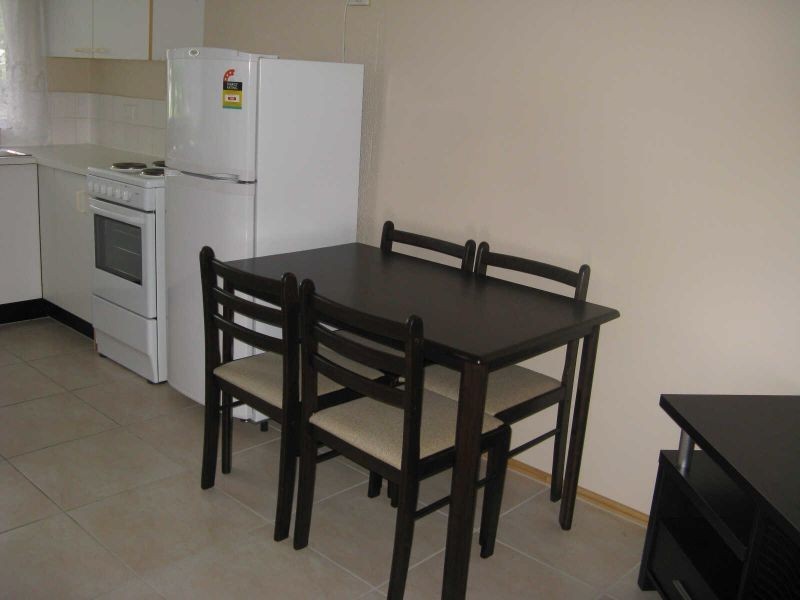 4/239 Lyons Street, Westcourt QLD 4870