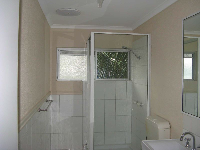 4/239 Lyons Street, Westcourt QLD 4870