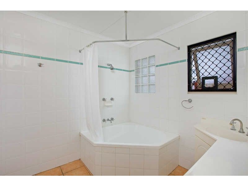 13 Friend Street, Edge Hill QLD 4870