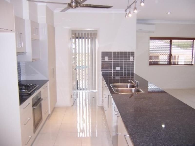 15 Catamaran Circuit, Trinity Beach QLD 4879