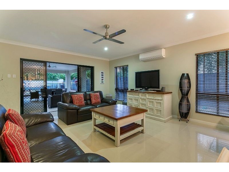 6 Iridescent close, Trinity Park QLD 4879