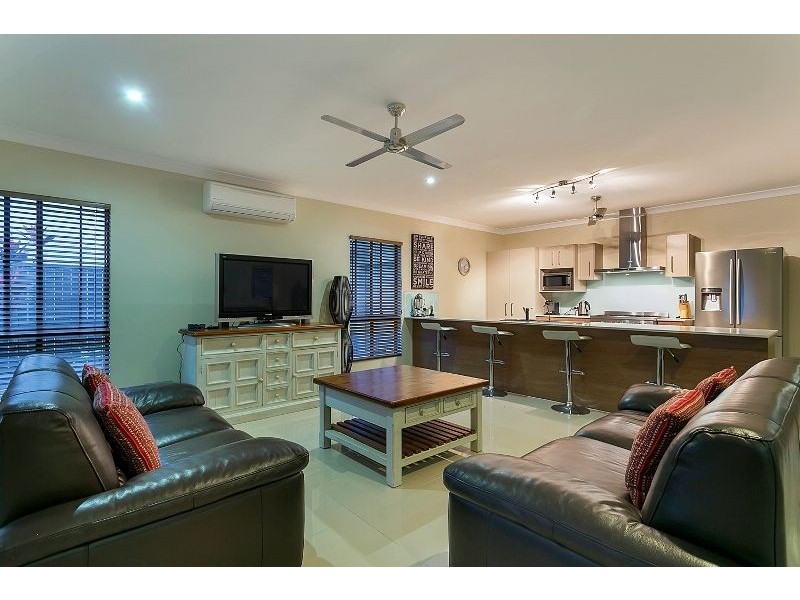 6 Iridescent close, Trinity Park QLD 4879